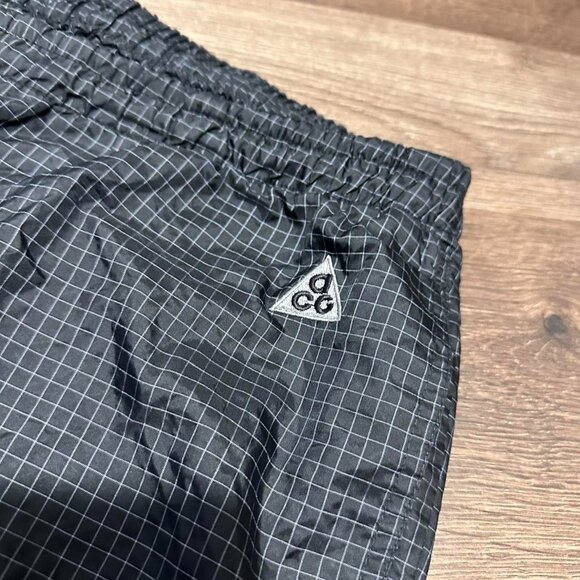 Nike ACG Black Plaid-Striped Trackpants – Vintage – Size M - Picture 8 of 8